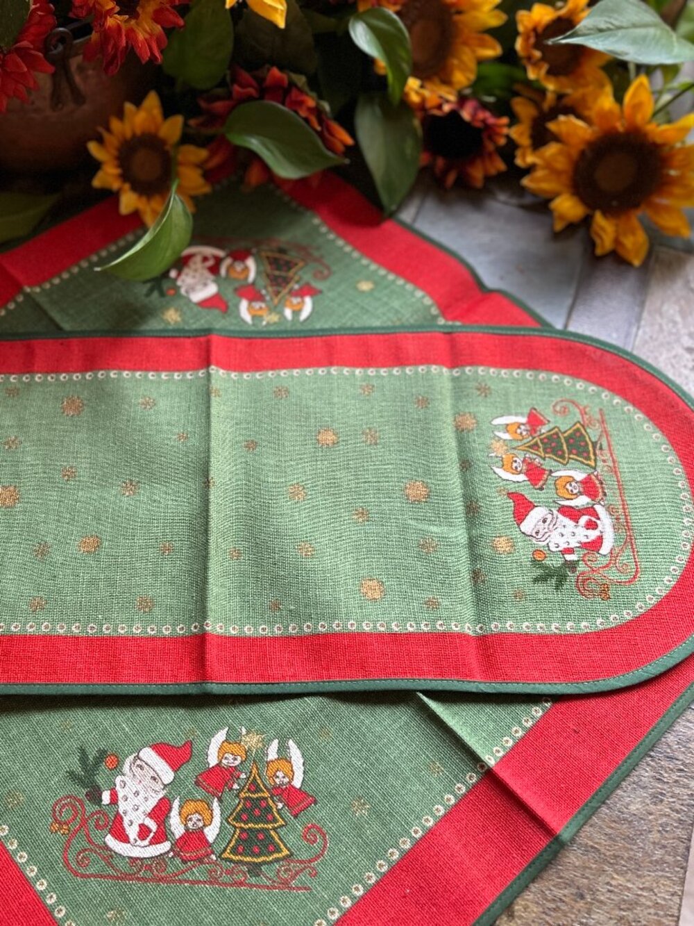 Vintage Austrian Christmas/Weihnacht Table Linens - Picture 11 of 16